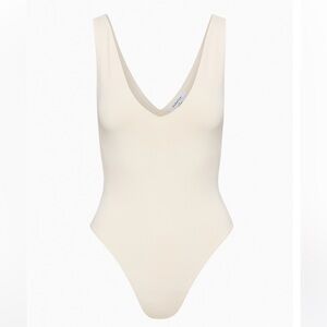 Babaton Contour V-neck Bodysuit
